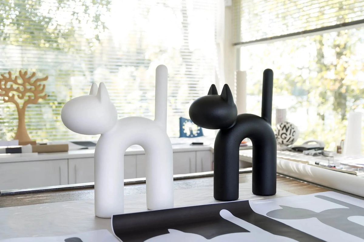 Eero Aarnio Originals Kisu musta Eero Aarnio Originals