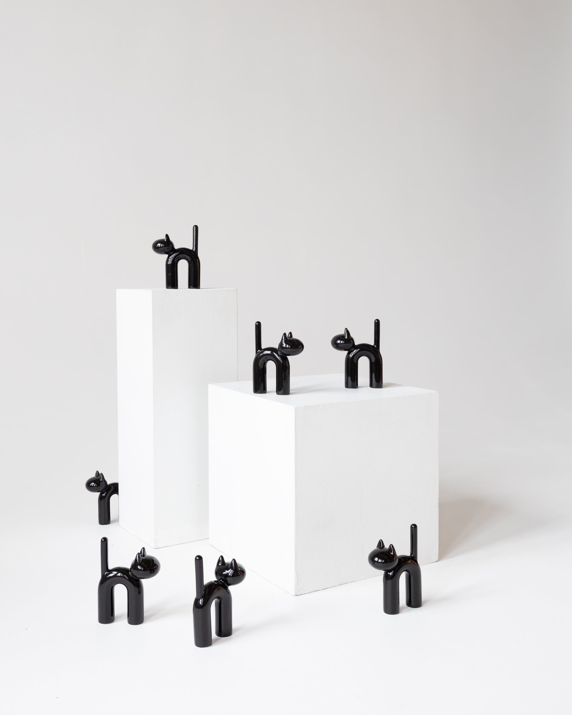 Eero Aarnio Originals Mini Kisu musta Eero Aarnio Originals