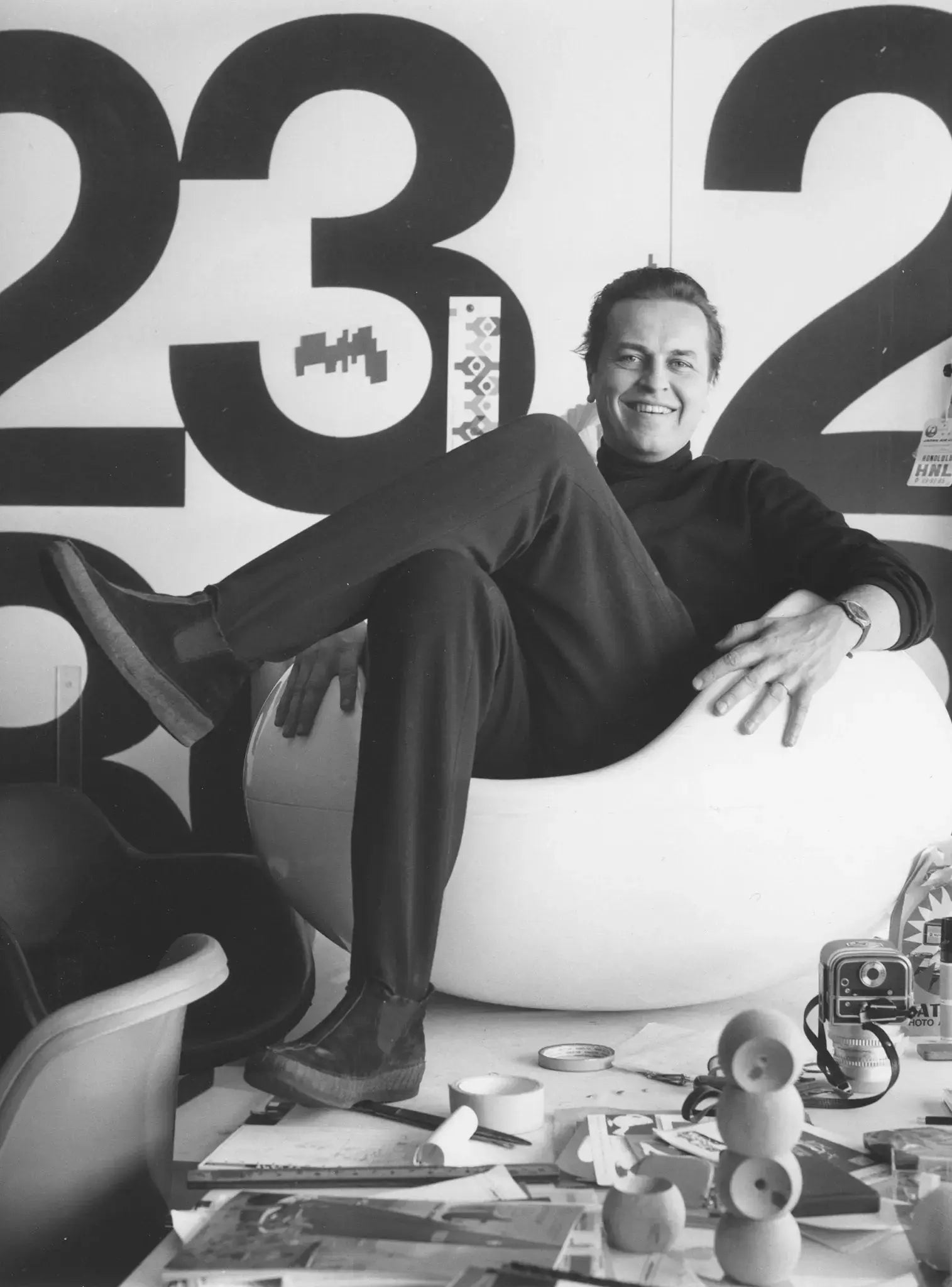 Eero Aarnio Pastilli tuoli punainen Eero Aarnio Originals