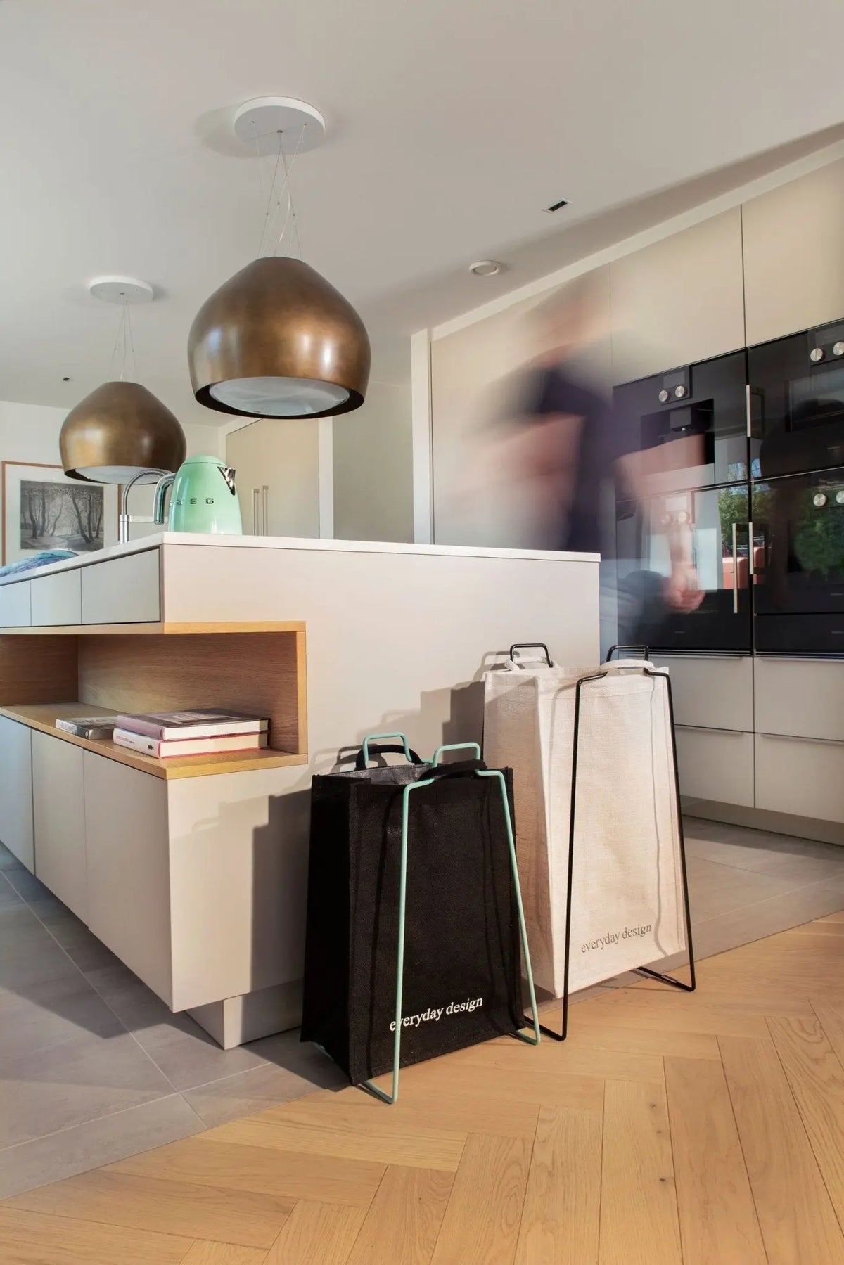 Everyday Design Helsinki teline+juuttikassi musta - Laatukaluste