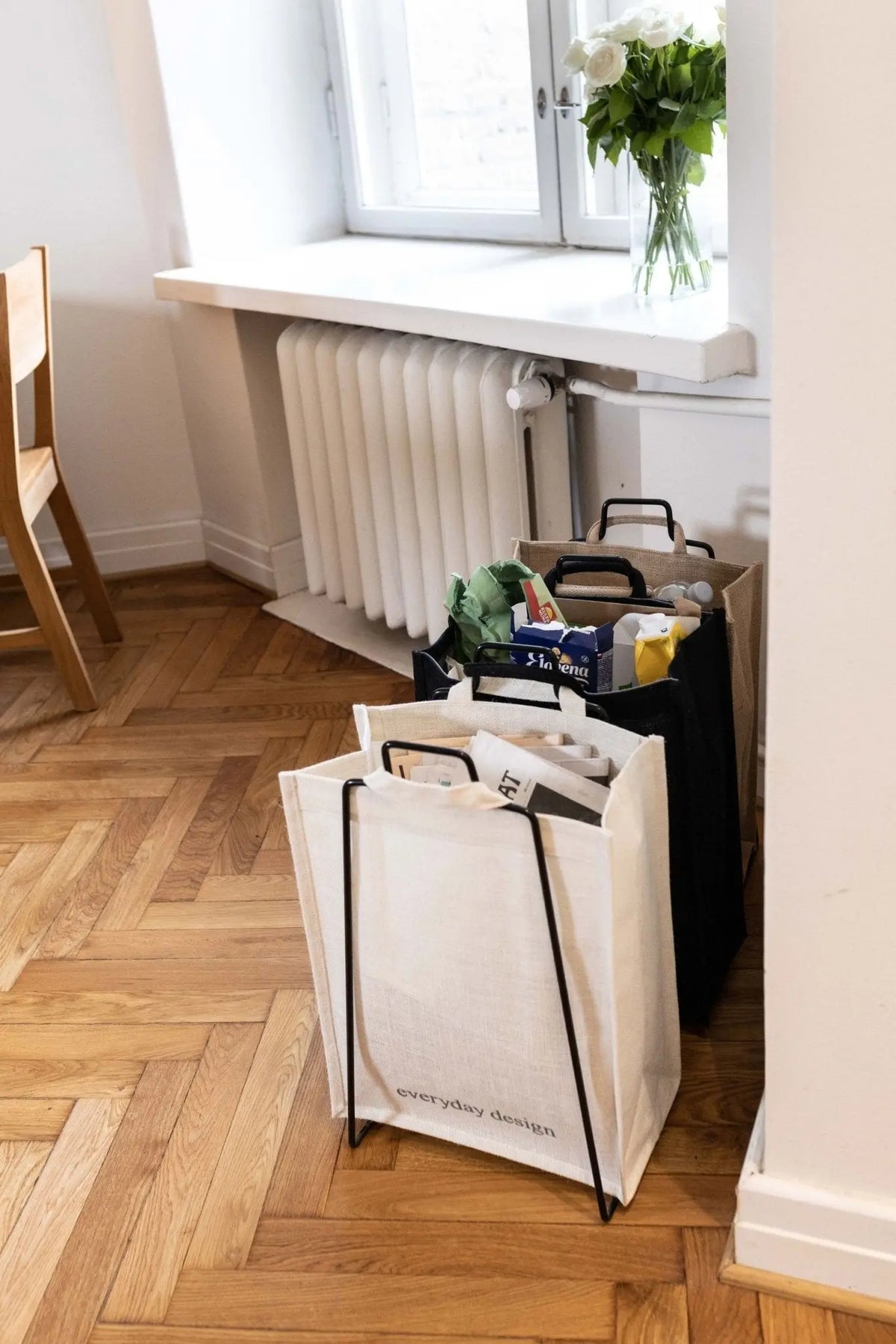 Everyday Design Helsinki teline+juuttikassi musta - Laatukaluste