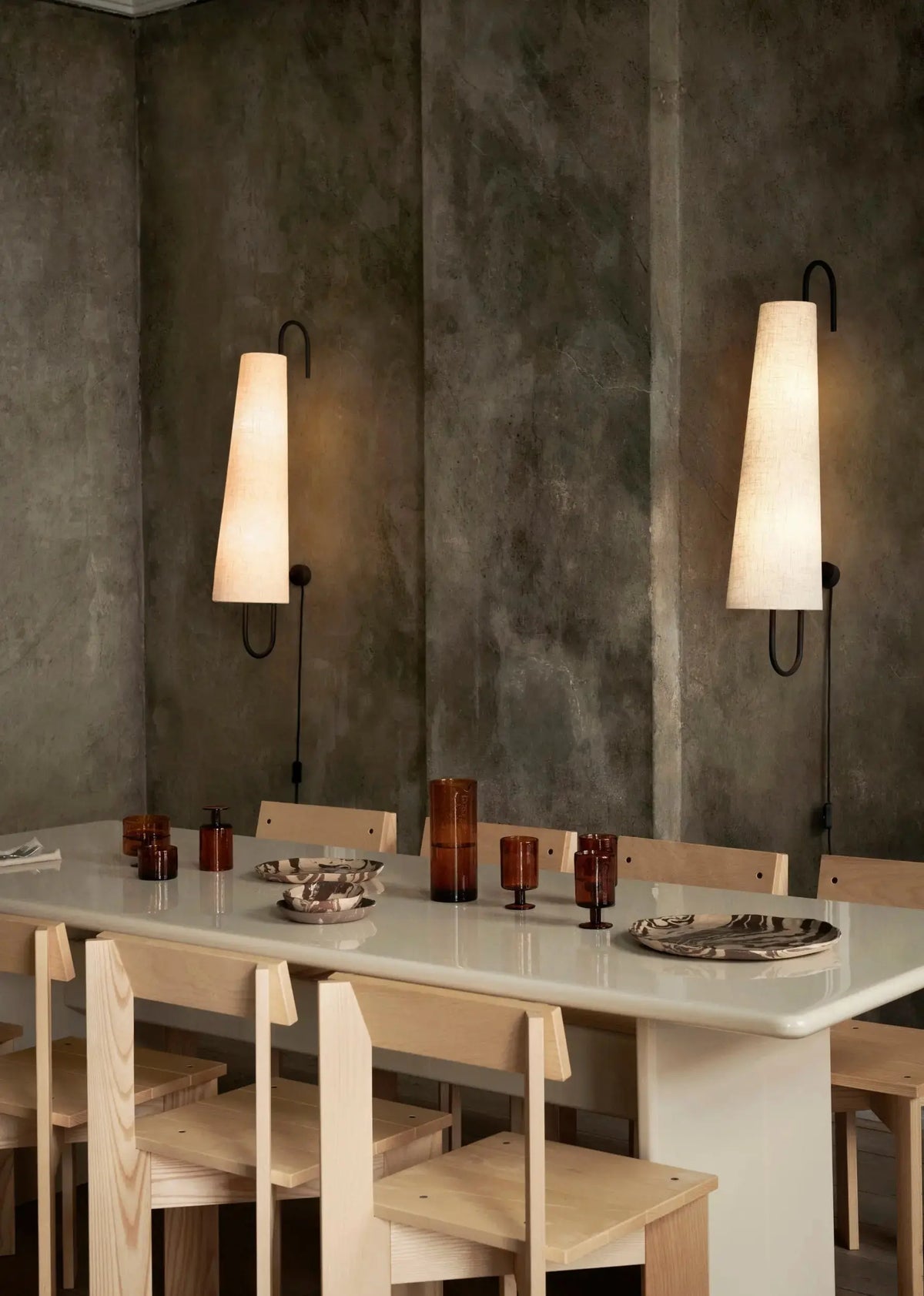 Ferm Living Ancora seinävalaisin musta Ferm Living