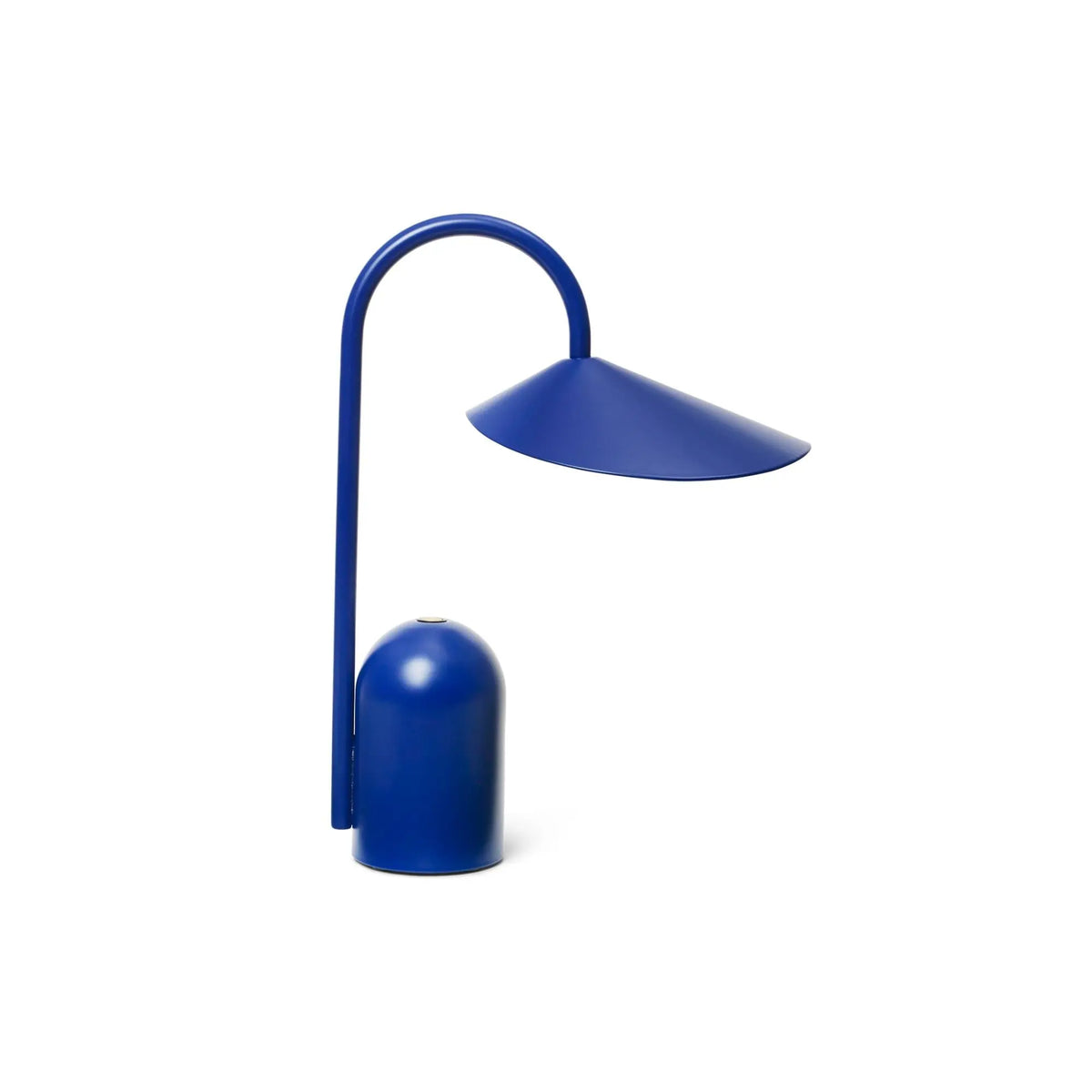 Ferm Living Arum Portable pöytävalaisin kirkkaansininen Ferm Living