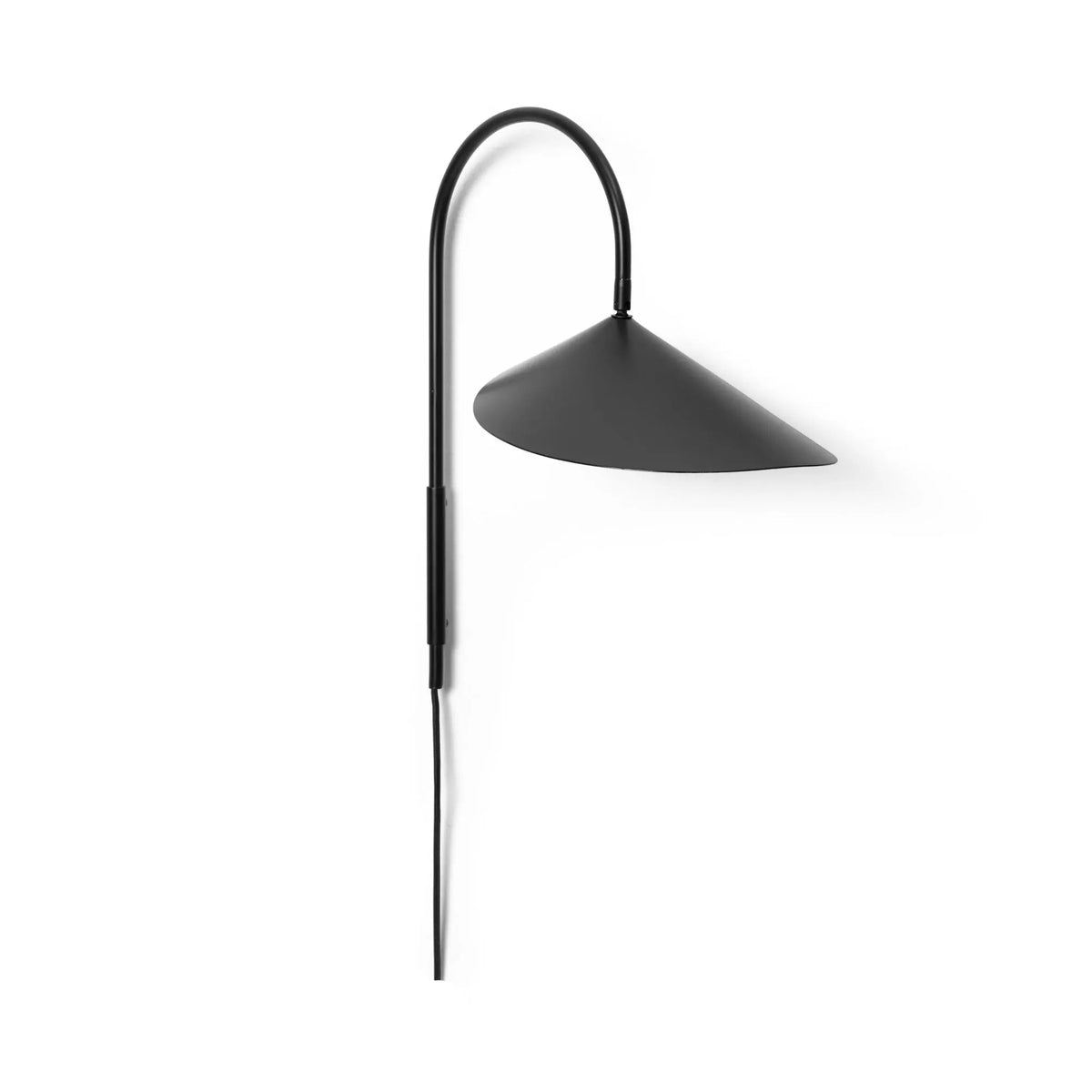 Ferm Living Arum Swivel seinävalaisin musta - Laatukaluste