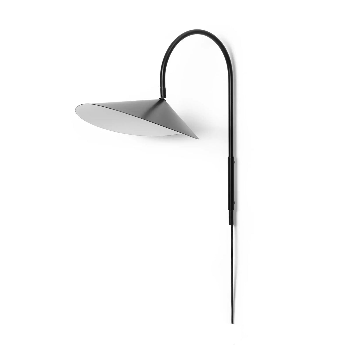 Ferm Living Arum Swivel seinävalaisin musta - Laatukaluste