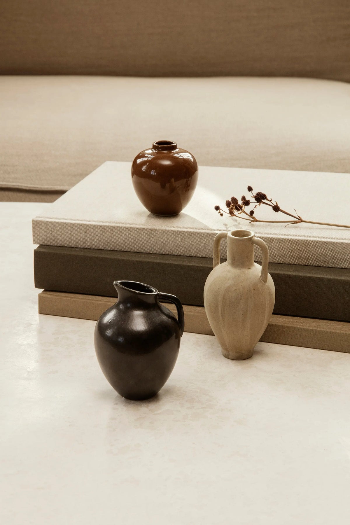 Ferm Living Ary M mini maljakko hiilenharmaa Ferm Living