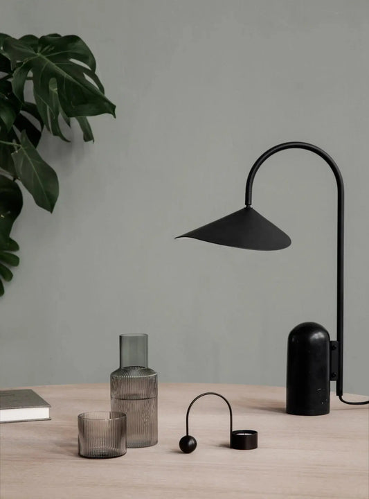 Ferm Living Balance tuikkukynttilänjalka musta - Laatukaluste