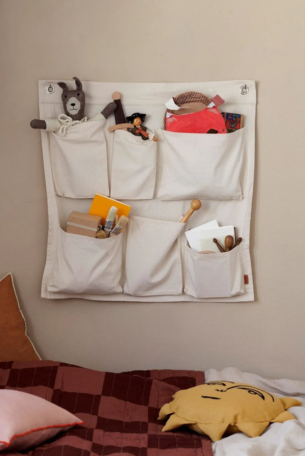 Ferm Living Canvas seinälokerikko - Laatukaluste