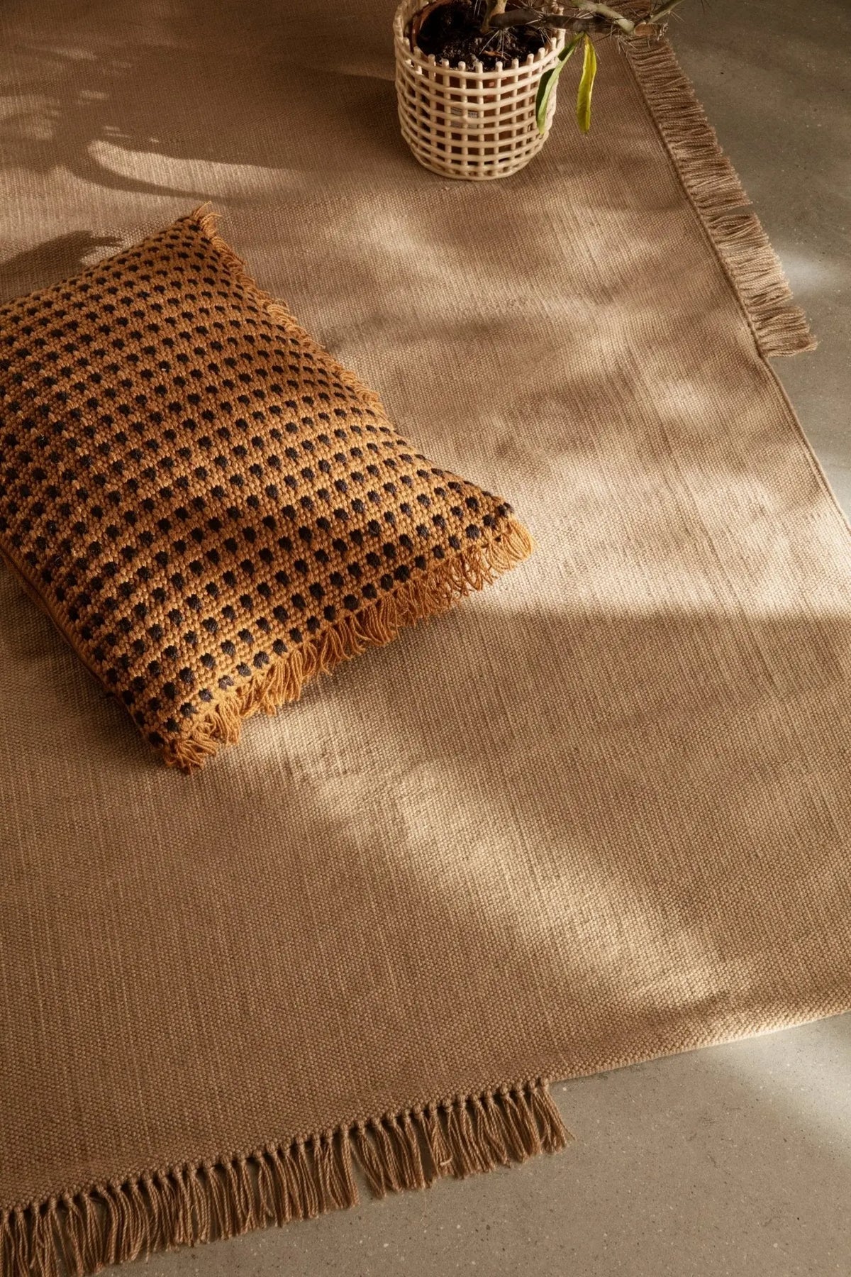 Ferm Living Ceramic iso kulho cashmere - Laatukaluste