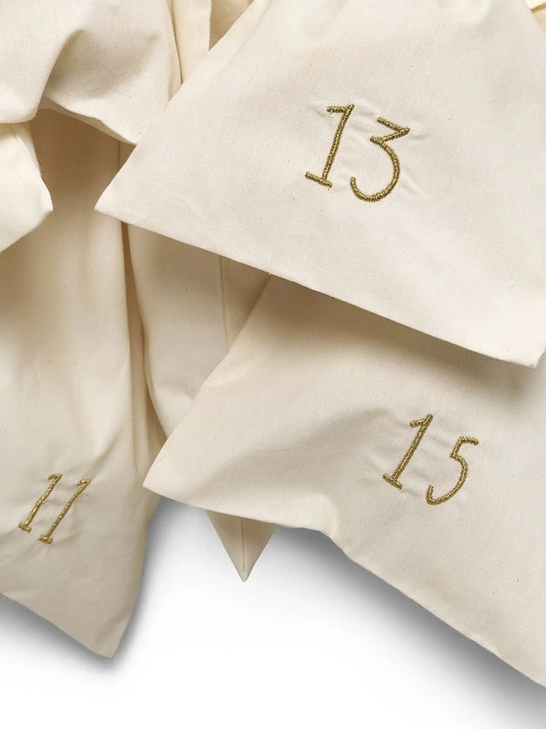 Ferm Living Christmas Countdown joulukalenteri luonnonvalkoinen - Laatukaluste