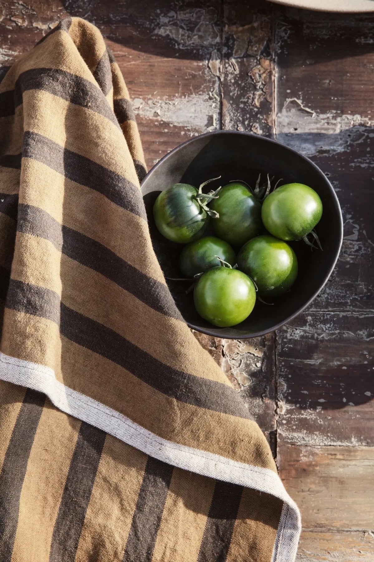 Ferm Living Flow kulho M musta - Laatukaluste