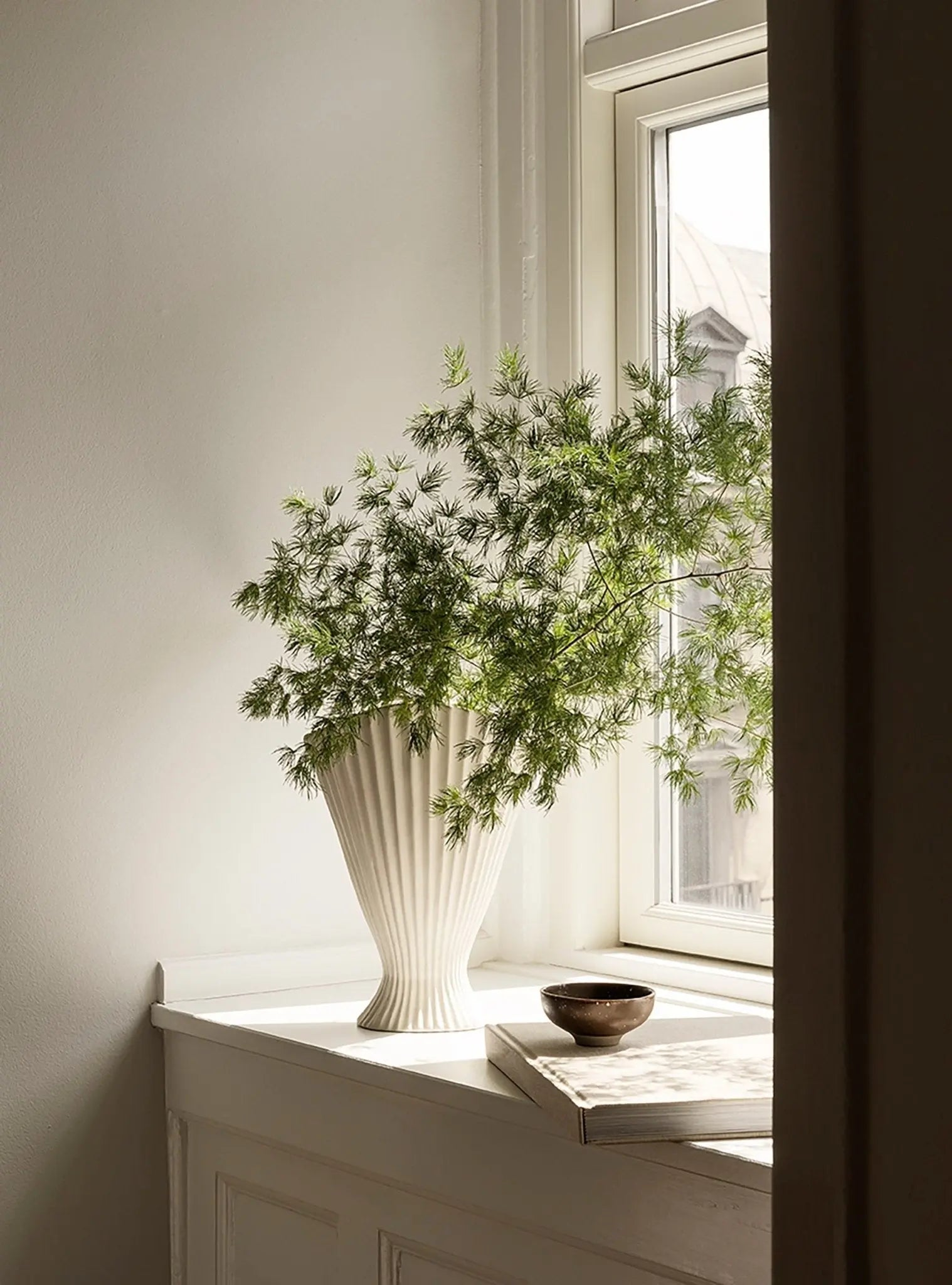 Ferm Living Fountain maljakko luonnonvalkoinen - Laatukaluste