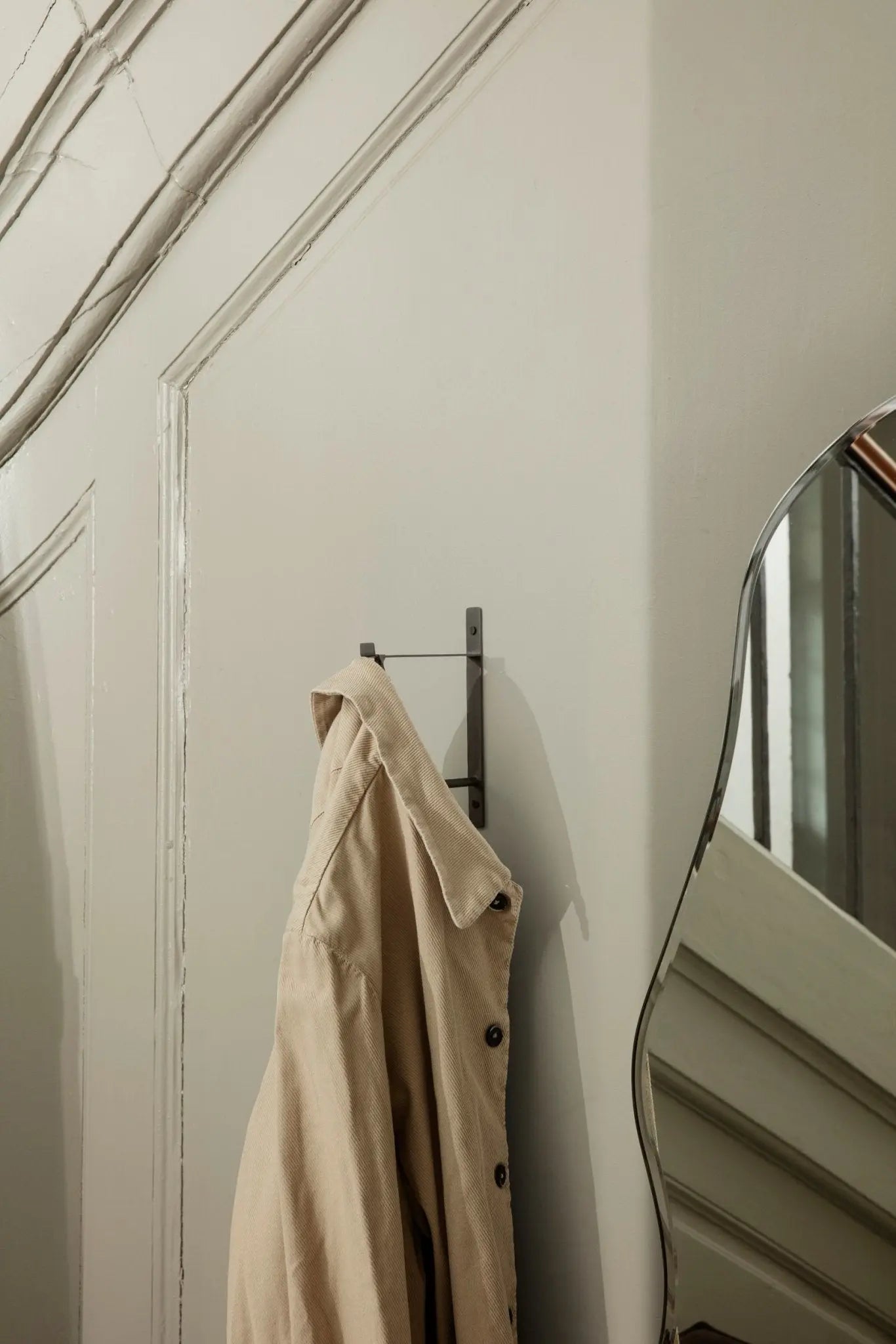 Ferm Living Hang Rack seinänaulakko musta messinki - Laatukaluste