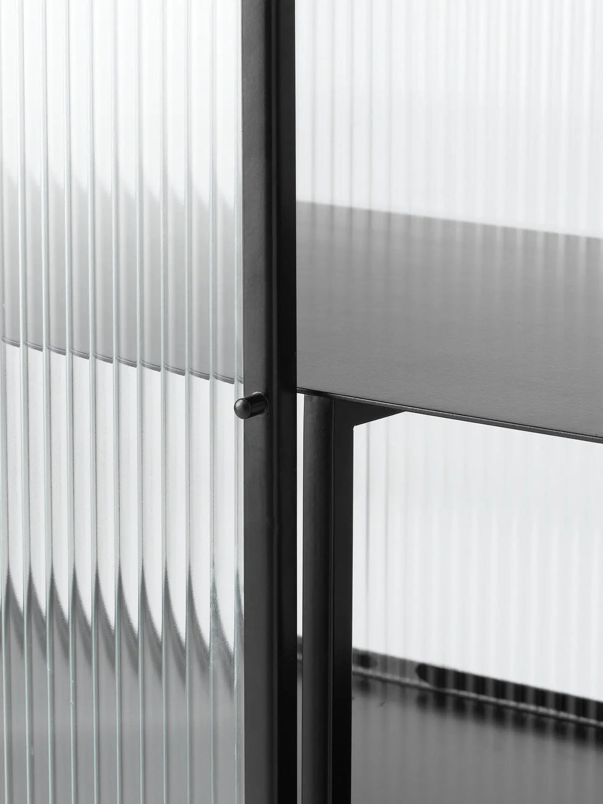 Ferm Living Haze senkki musta - Laatukaluste