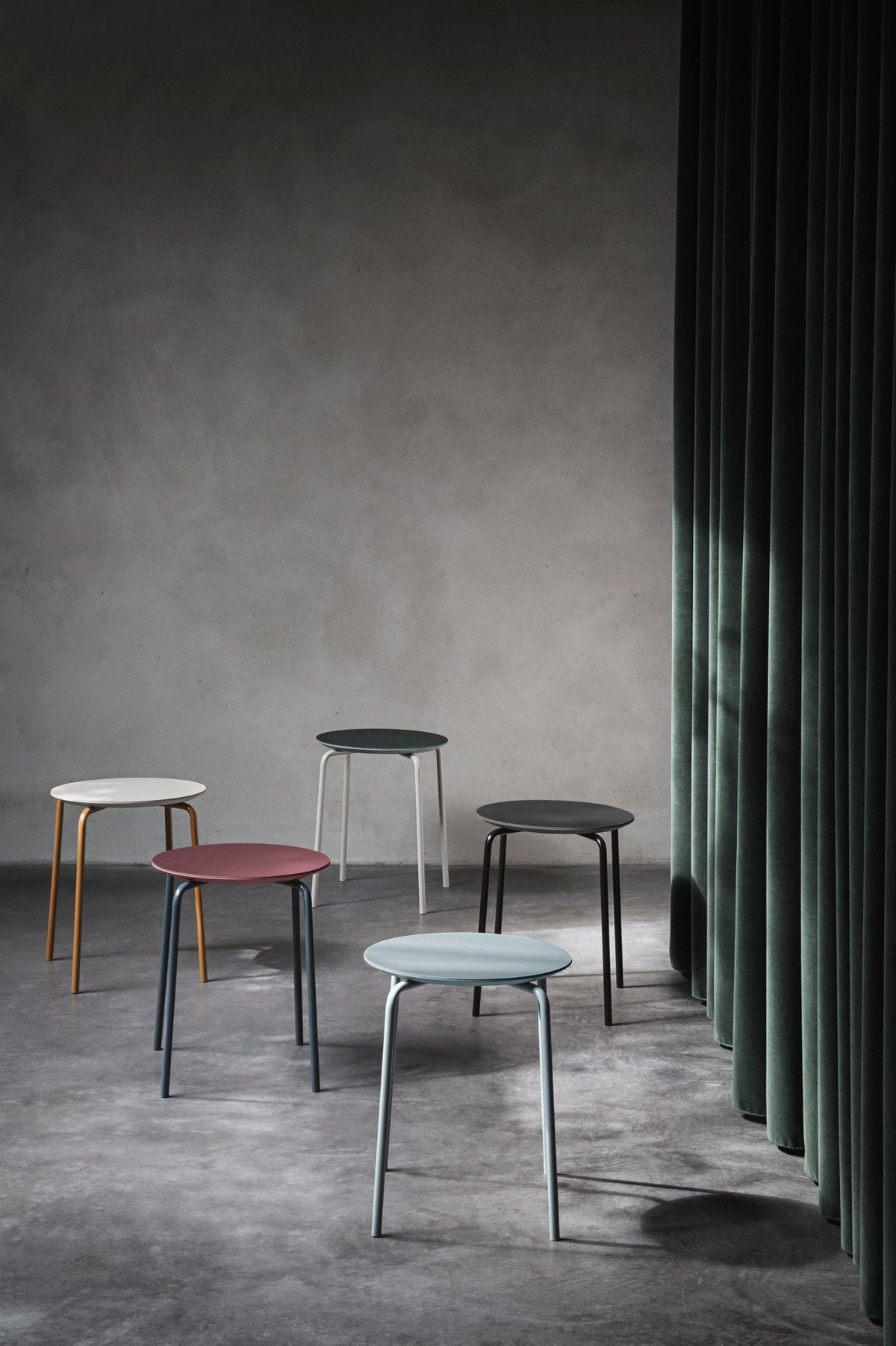 Ferm Living Herman jakkara musta - Laatukaluste