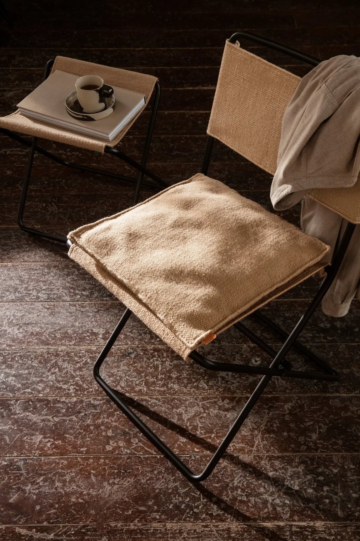 Ferm Living Inlay kuppi ja lautanen hiekka - Laatukaluste