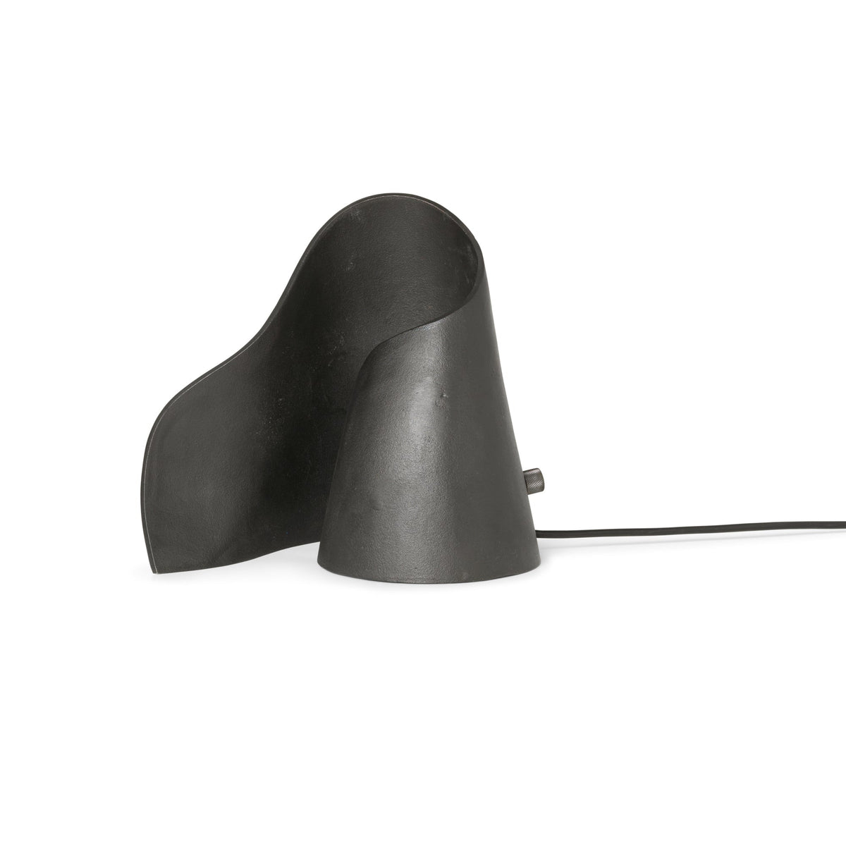 Ferm Living Oyster pöytävalaisin musta - Laatukaluste