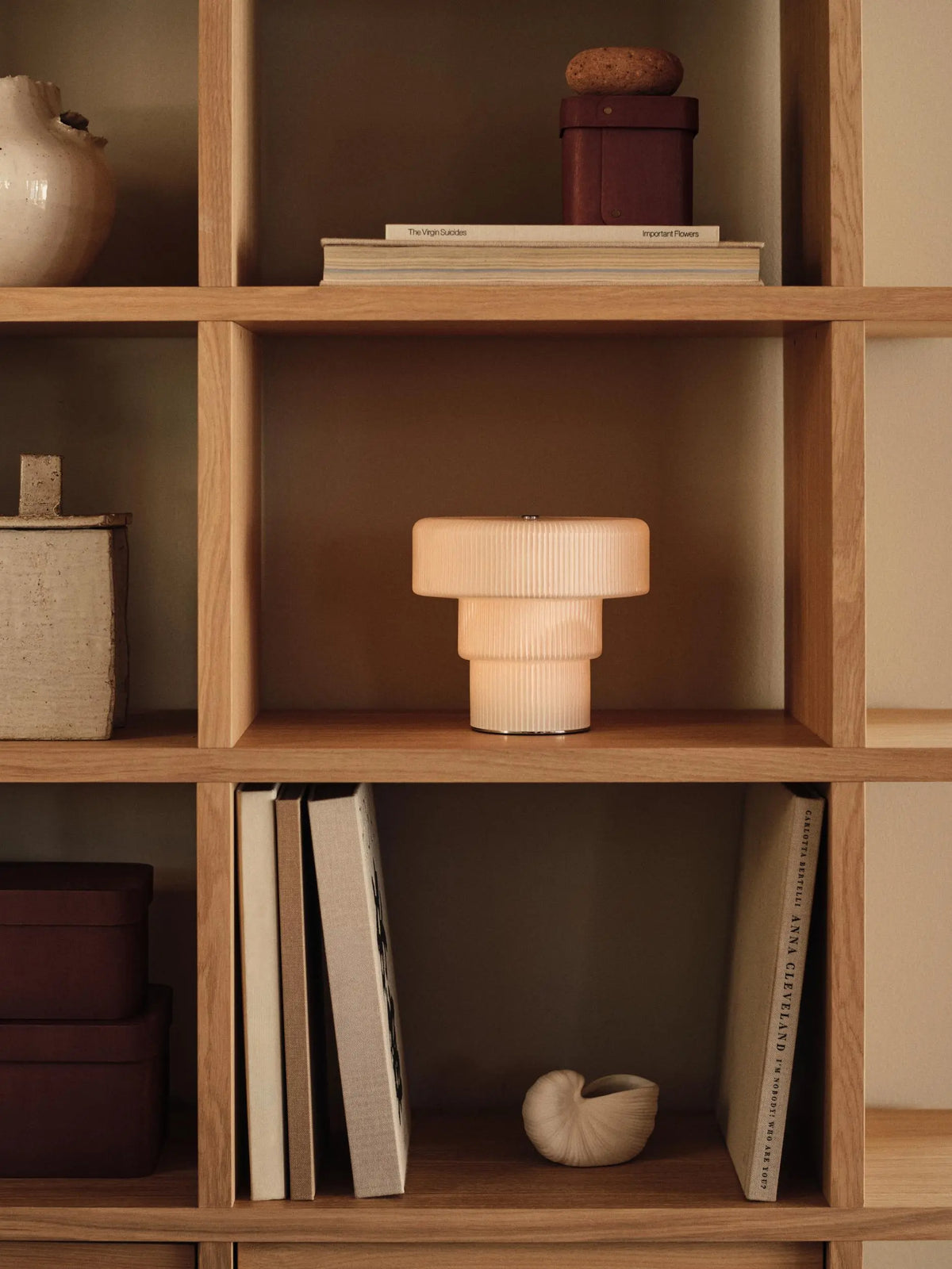 Ferm Living Ripple Portable iso pöytävalaisin valkoinen Ferm Living