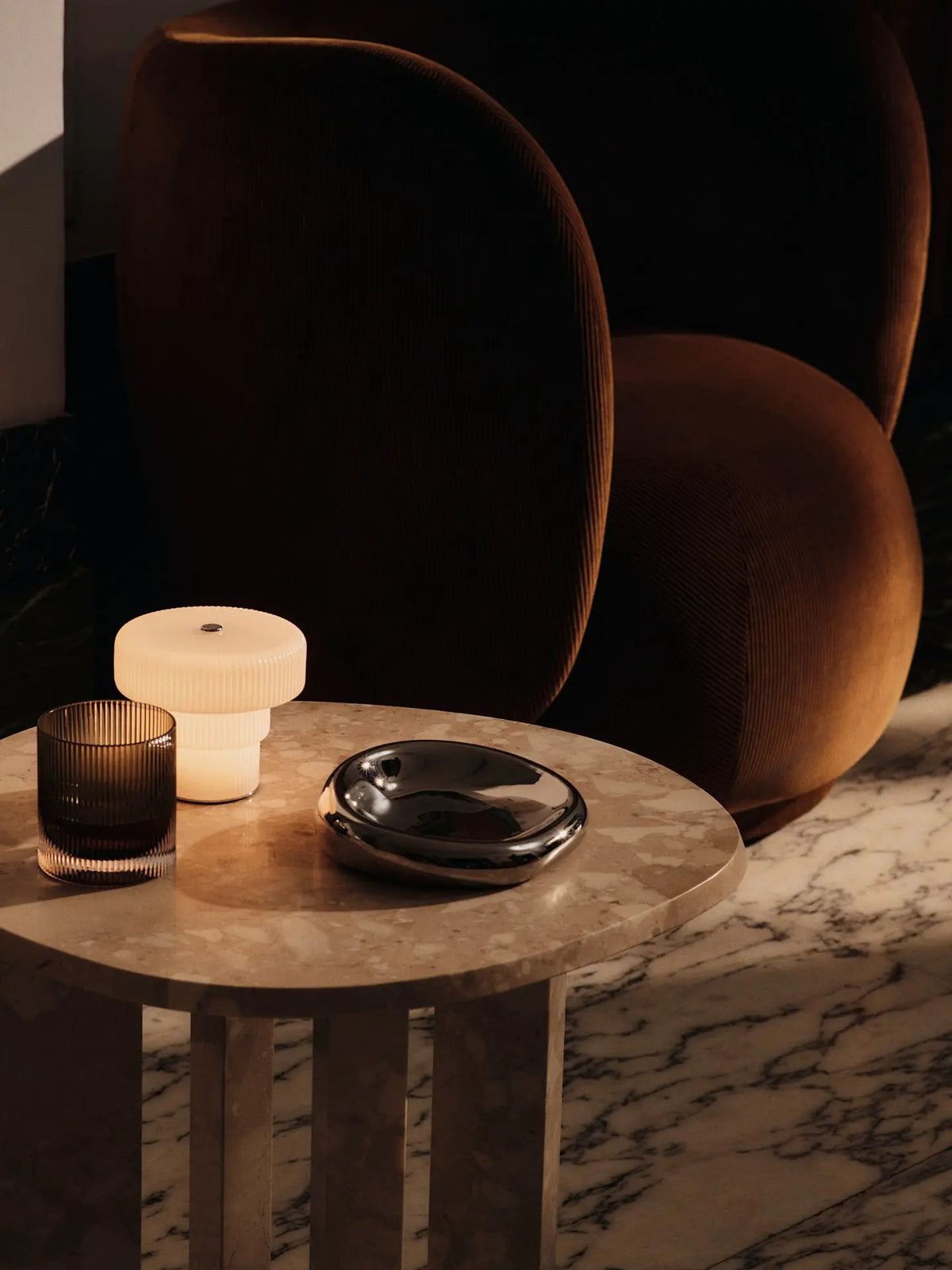 Ferm Living Ripple Portable pieni pöytävalaisin valkoinen Laatukaluste