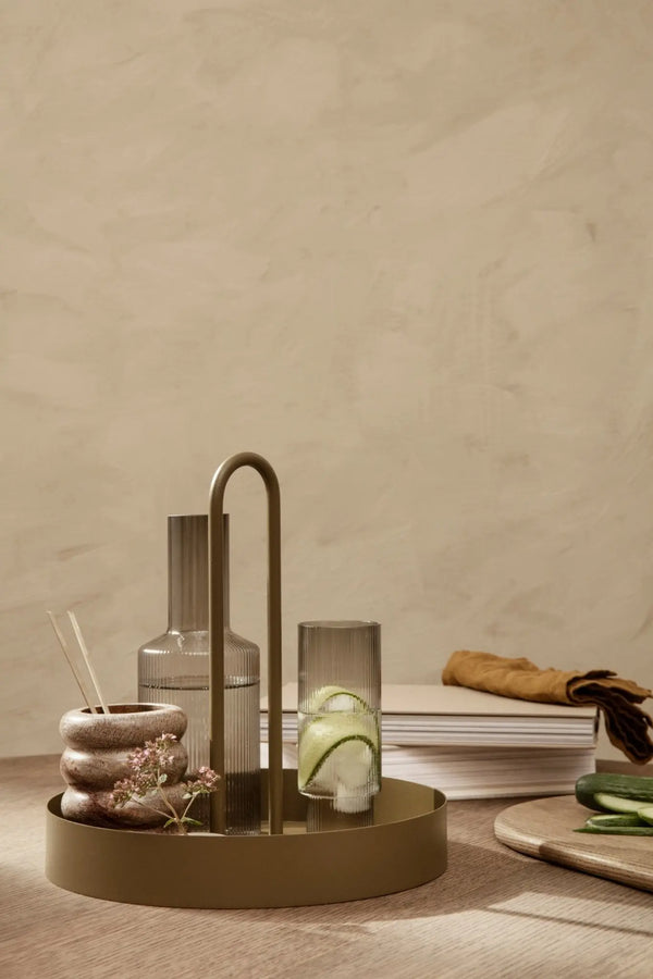 Ferm Living Ripple lasi korkea 4kpl savunharmaa - Laatukaluste