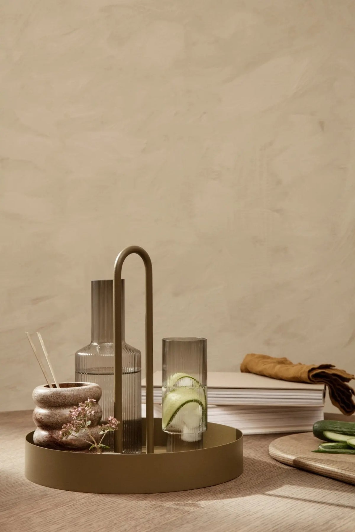 Ferm Living Ripple lasi korkea 4kpl savunharmaa - Laatukaluste