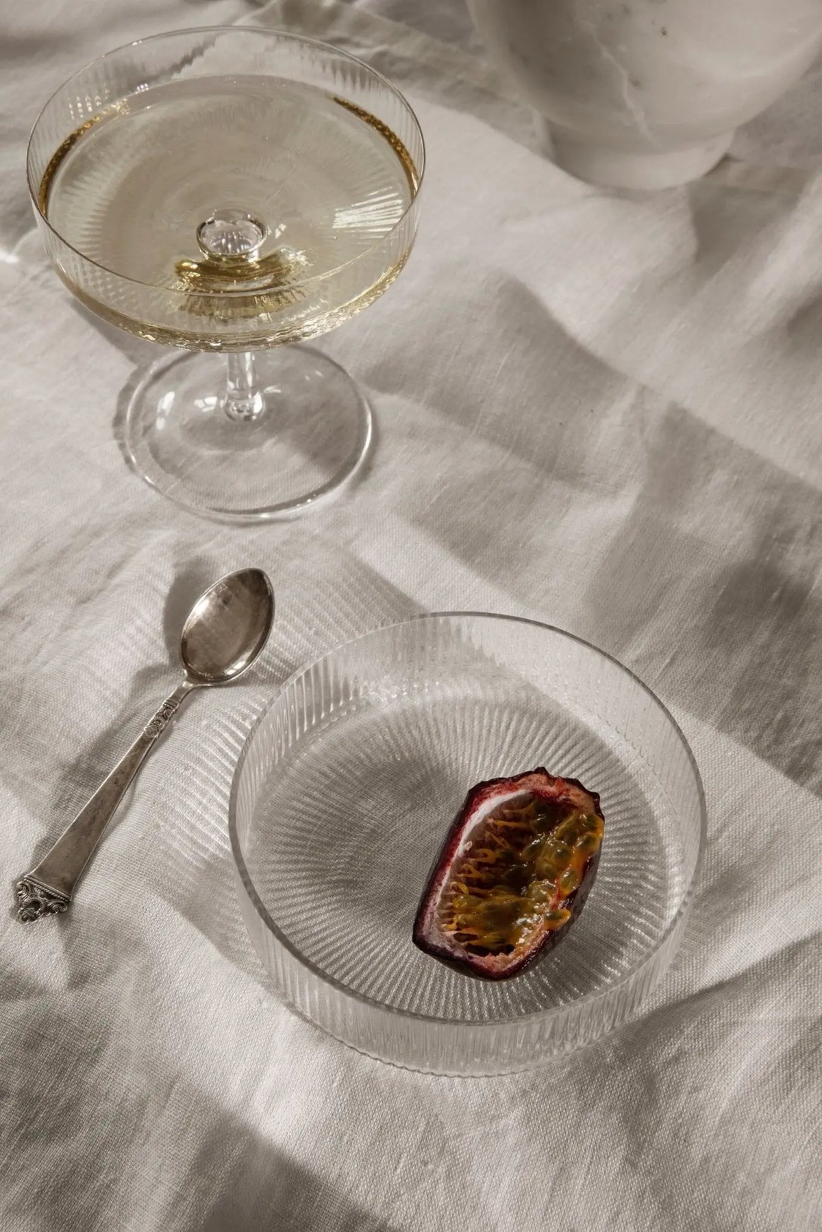 Ferm Living Ripple tarjoiluastia 4kpl kirkas - Laatukaluste