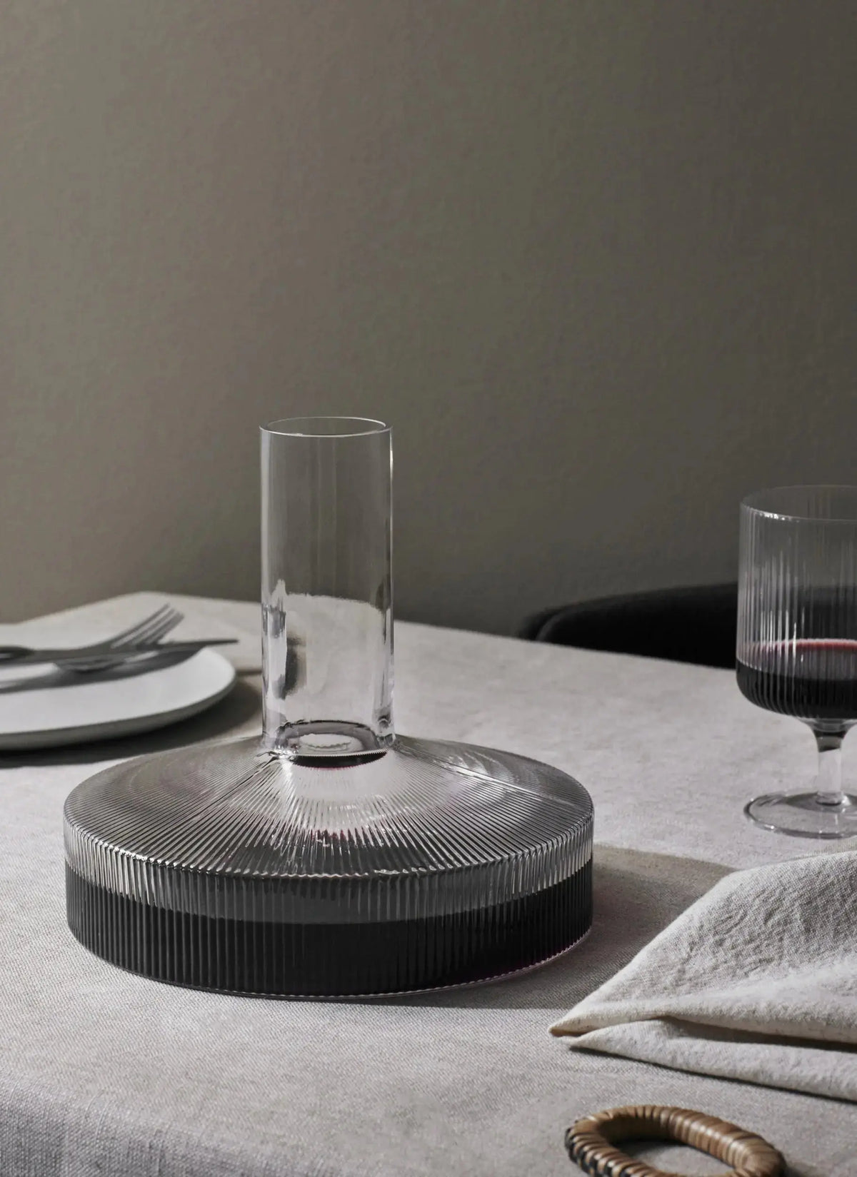 Ferm Living Ripple viinikarahvi kirkas Ferm Living