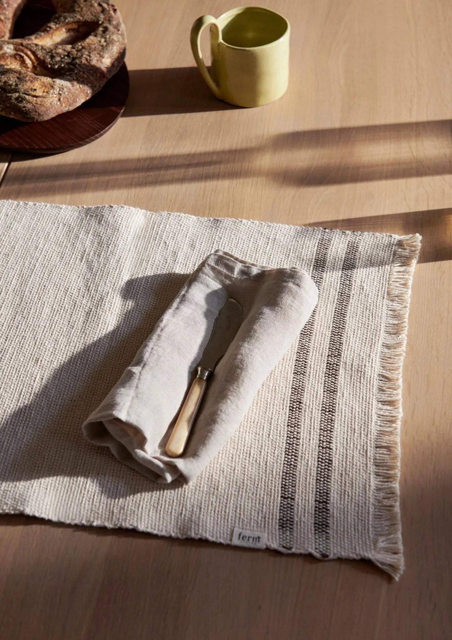 Ferm Living Savor pöytätabletti luonnonvalkoinen/suklaa - Laatukaluste