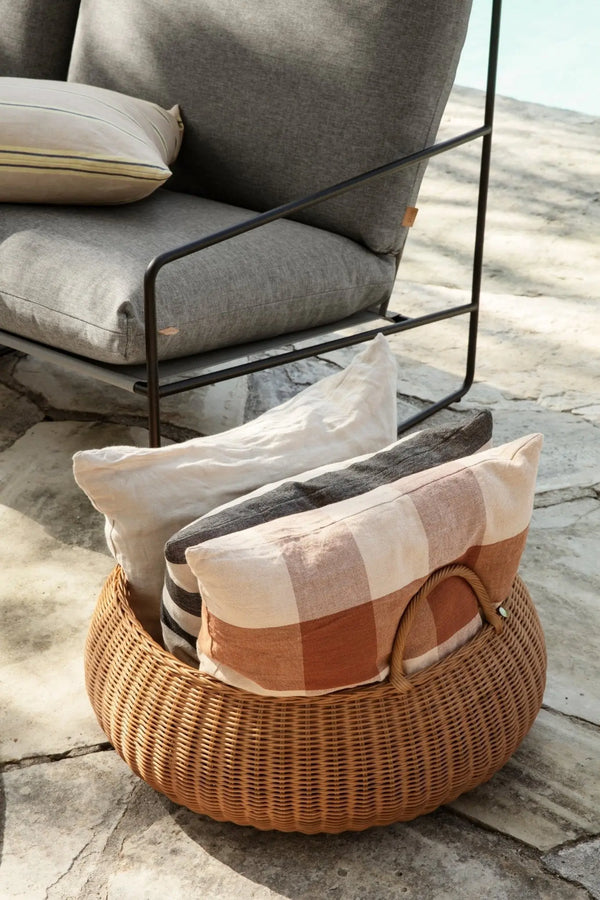 Ferm Living punottu matala kori - Laatukaluste