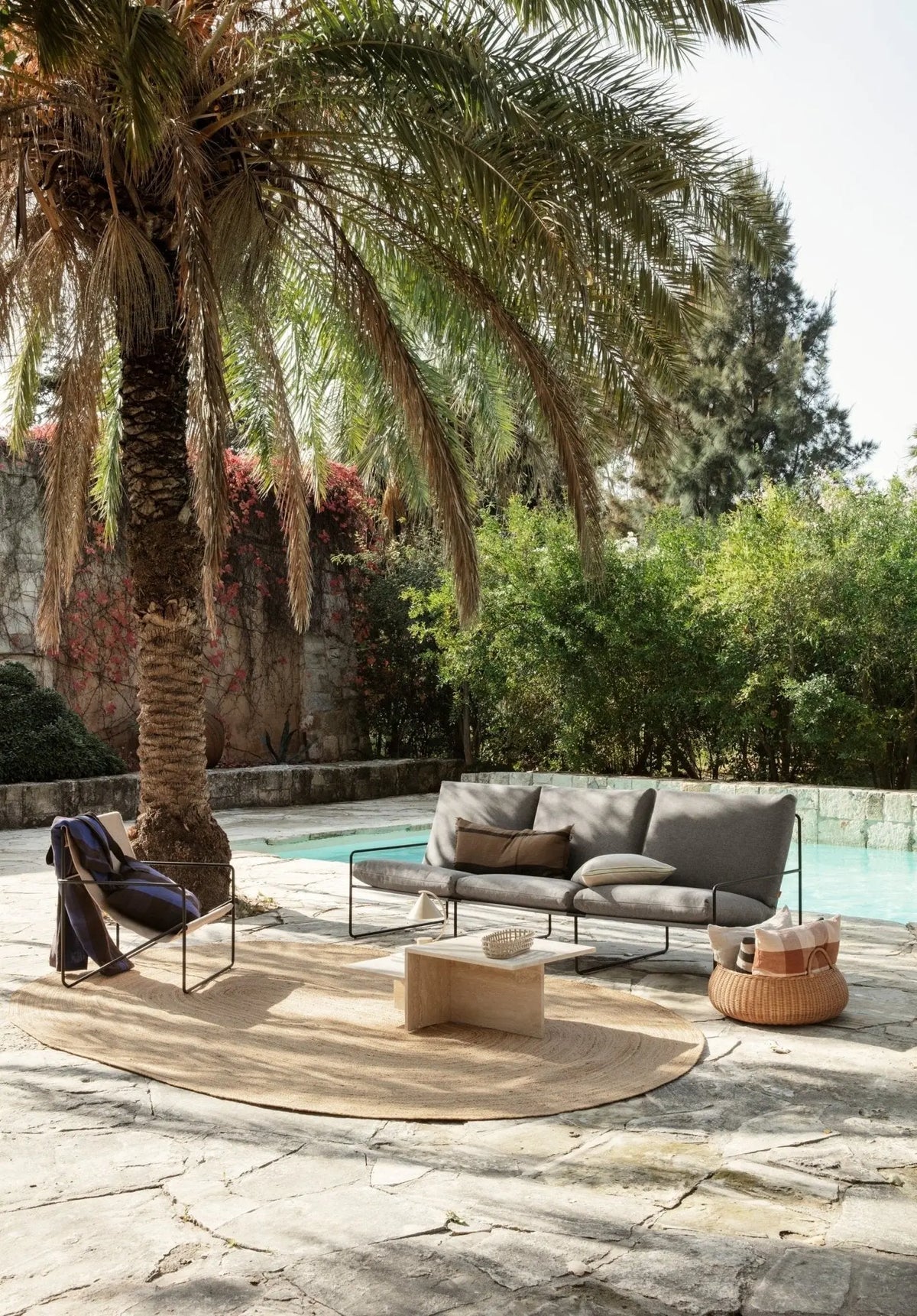 Ferm Living punottu matala kori - Laatukaluste