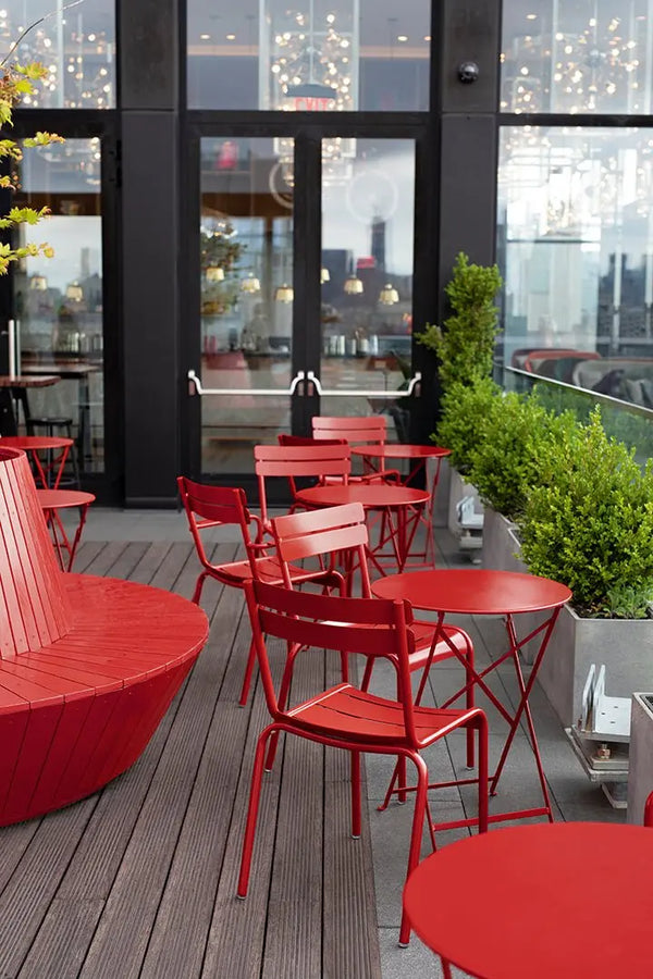 Fermob Bistro pöytä Ø60 poppy - Laatukaluste