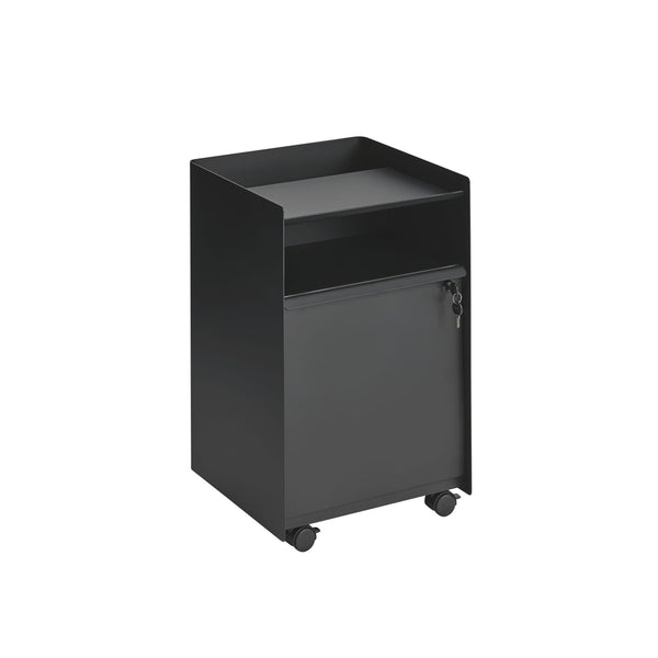 Muuto Folded matala tarjoiluvaunu ovella musta