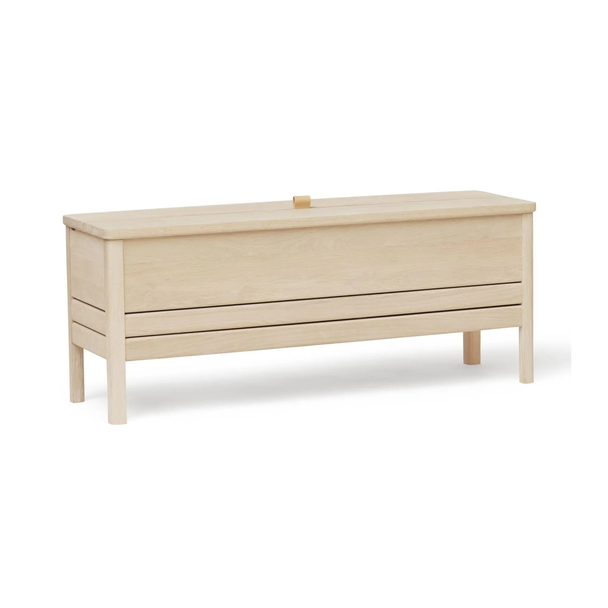Form & Refine A Line säilytyspenkki 111 valkoöljytty tammi Form & Refine