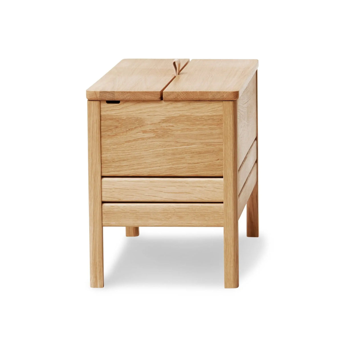 Form & Refine A Line säilytyspenkki 68 tammi Form & Refine