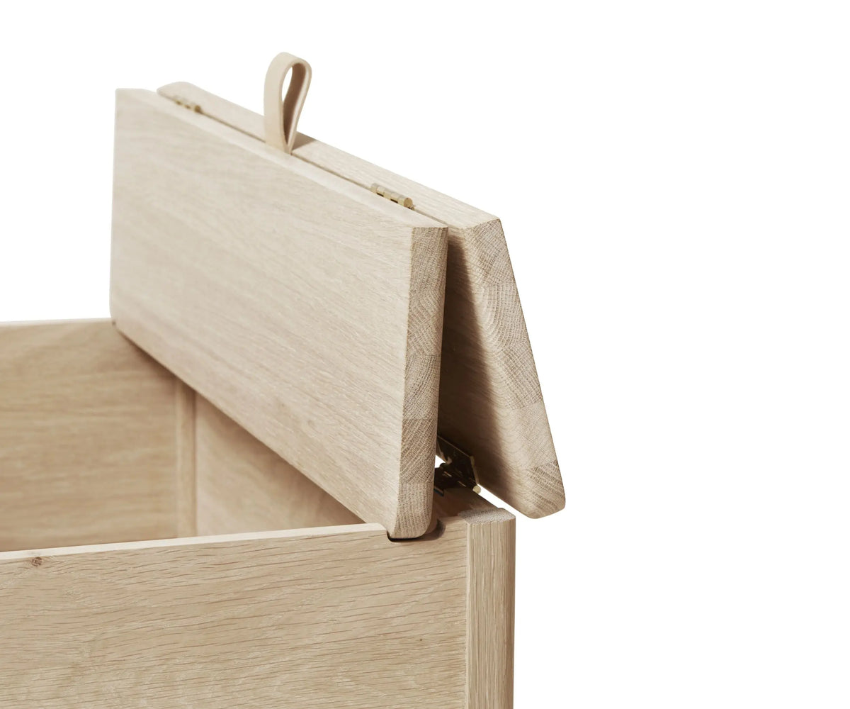 Form & Refine A Line säilytyspenkki 68 valkoöljytty tammi Form & Refine