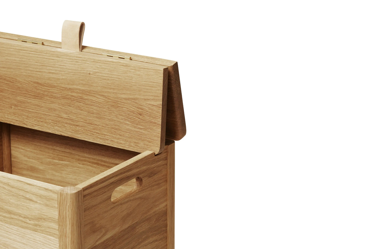 Form & Refine A line pyykkilaatikko tammi Form & Refine
