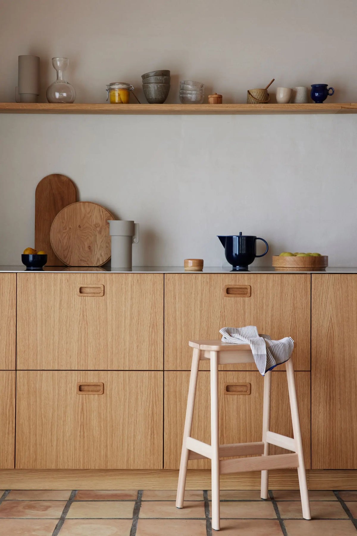 Form & Refine Alcoa kannu 1L vaaleanharmaa Form & Refine