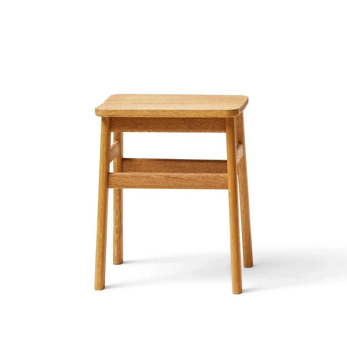 Form & Refine Angle jakkara 45 tammi Form & Refine