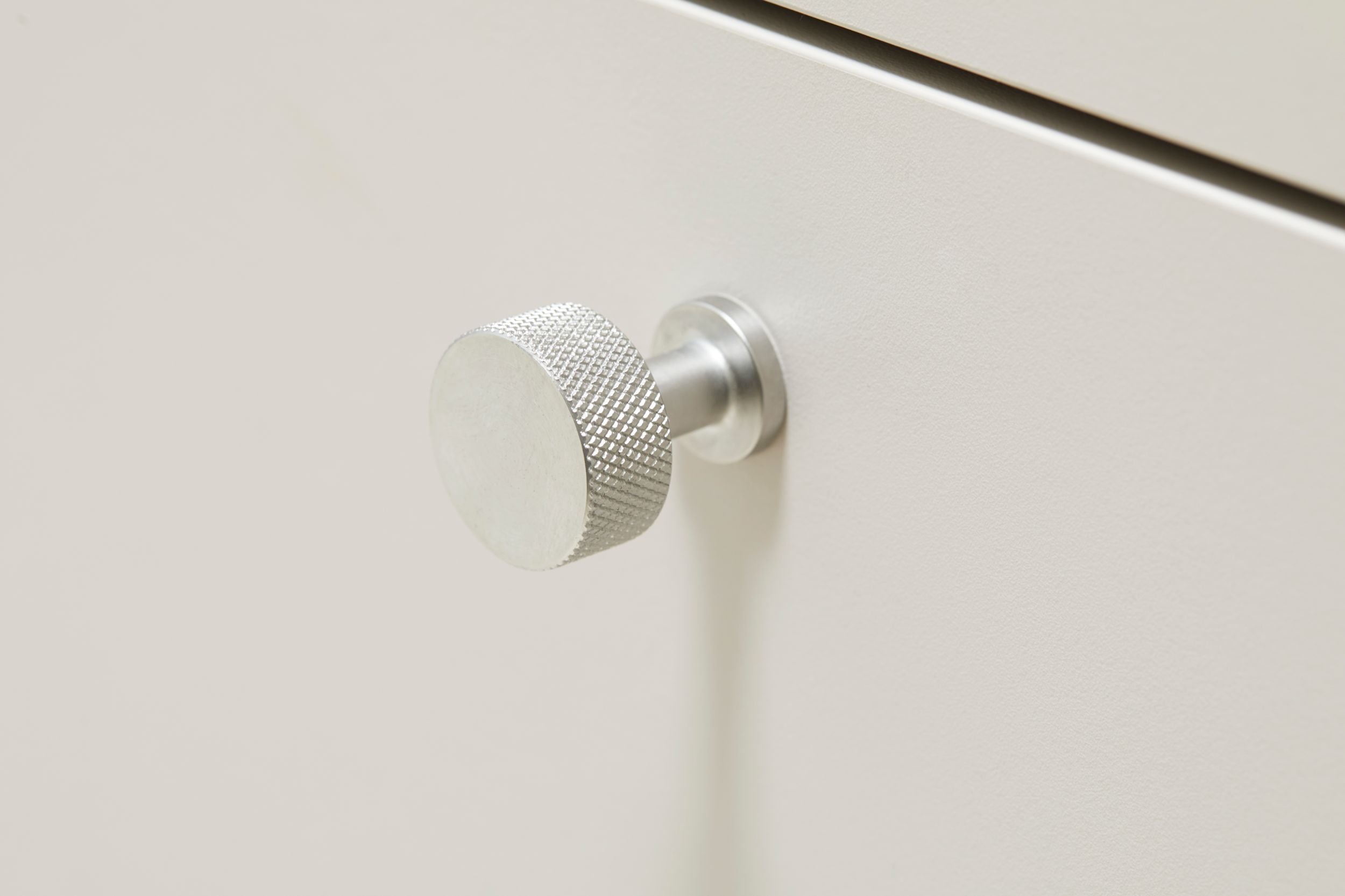 Form & Refine Angle ripustin iso teräs Form & Refine