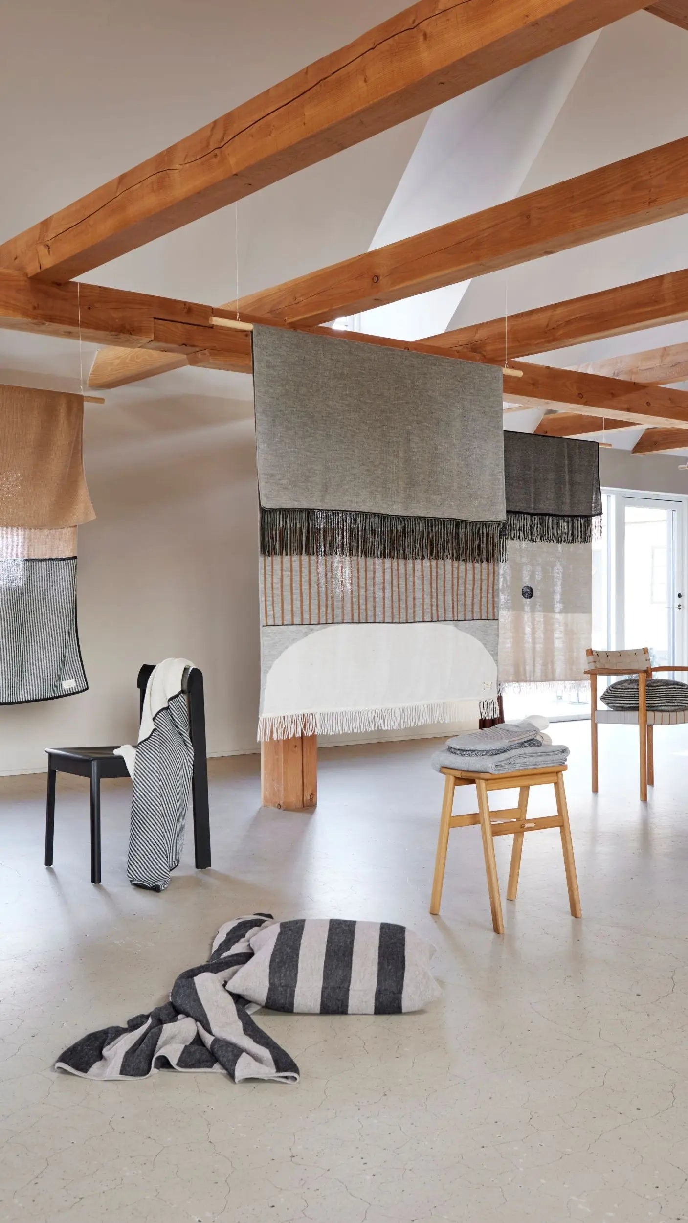 Form & Refine Aymara huopa 190x130 kuosi Grey Form & Refine