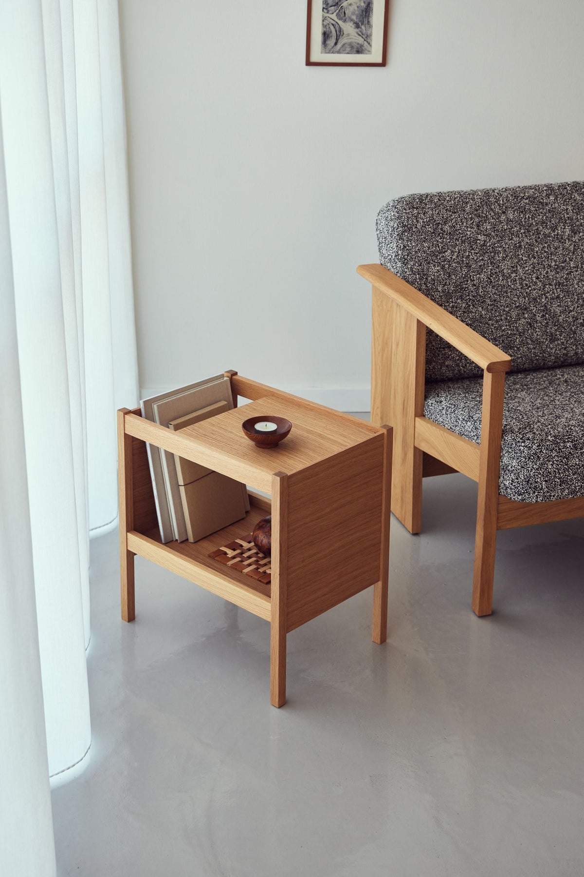 Form & Refine Journal sivupöytä tammi Form & Refine