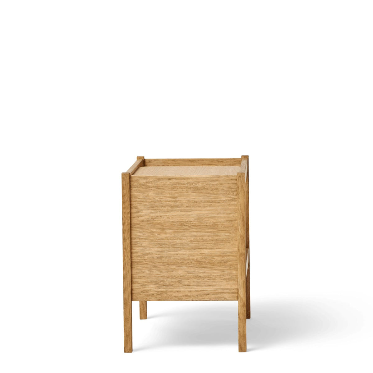 Form & Refine Journal sivupöytä tammi Form & Refine