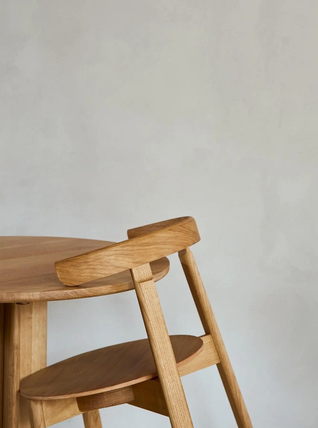 Form & Refine Lunar tuoli tammi Form & Refine