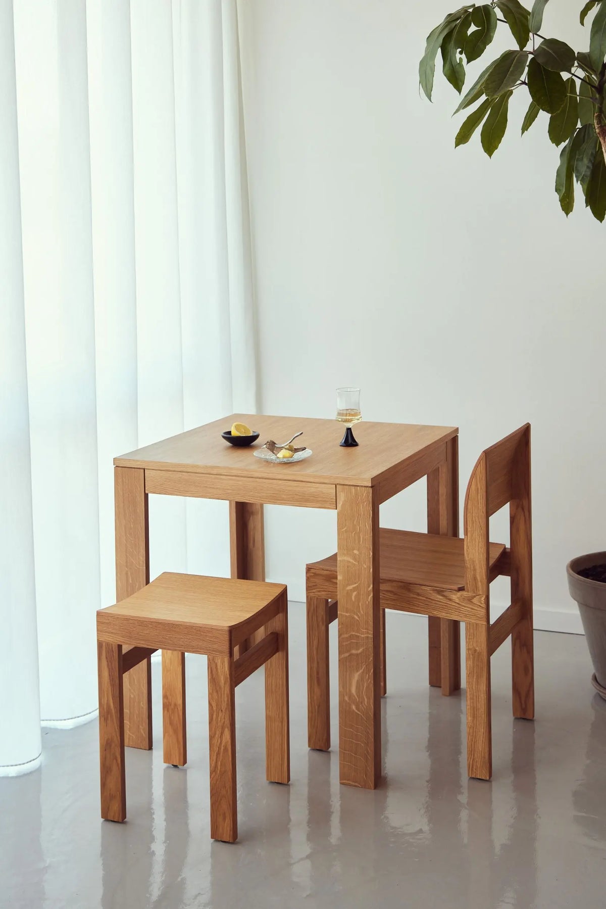 Form & Refine Sonder jakkara tammi Form & Refine