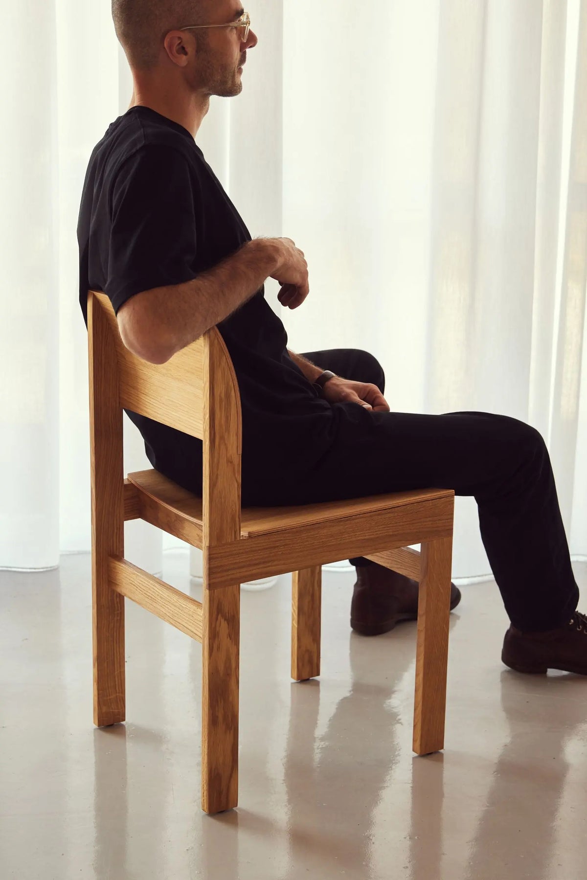 Form & Refine Sonder tuoli tammi Form & Refine