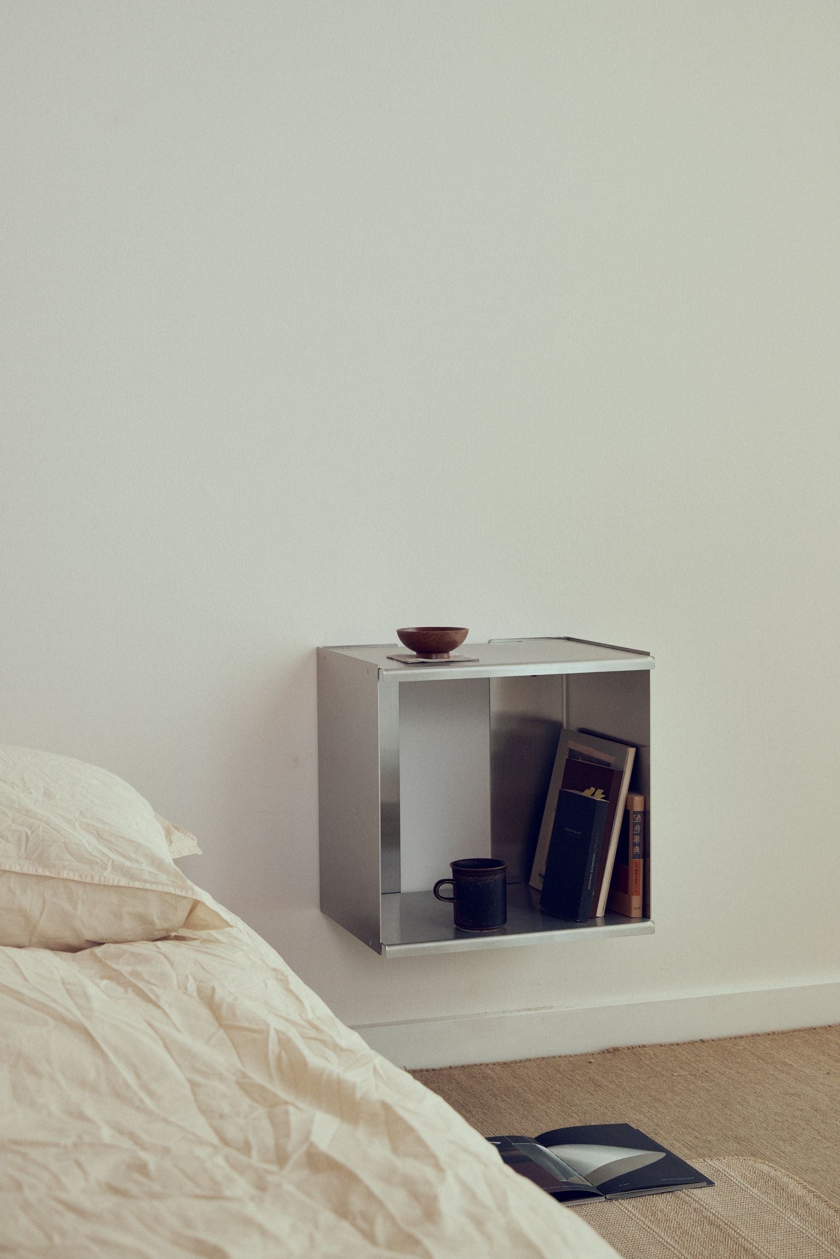 Form & Refine Taper Cube Box seinähylly 34x35 ruostumaton teräs Form & Refine