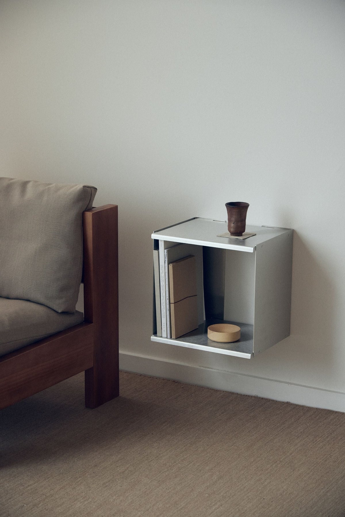 Form & Refine Taper Cube Box seinähylly 34x35 ruostumaton teräs Form & Refine