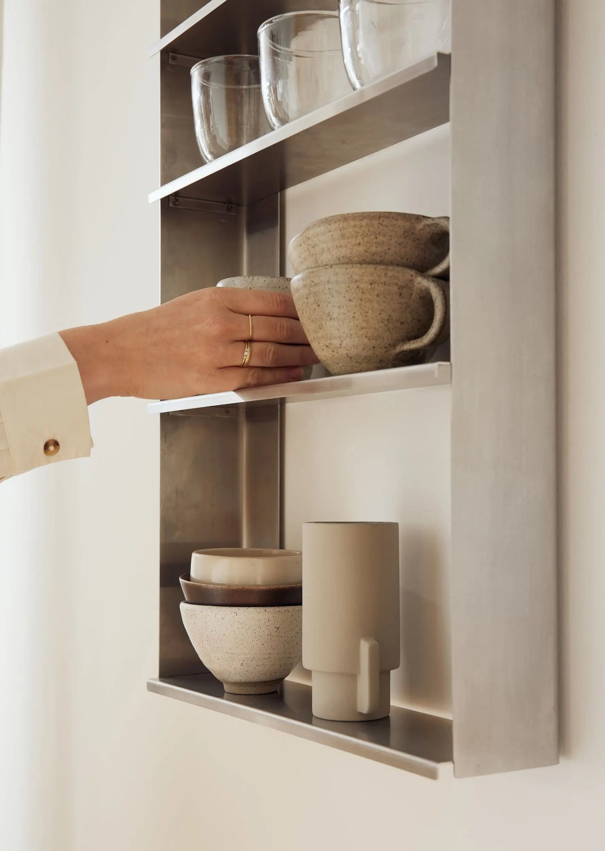 Form & Refine Taper seinähylly 40x65 ruostumaton teräs Form & Refine