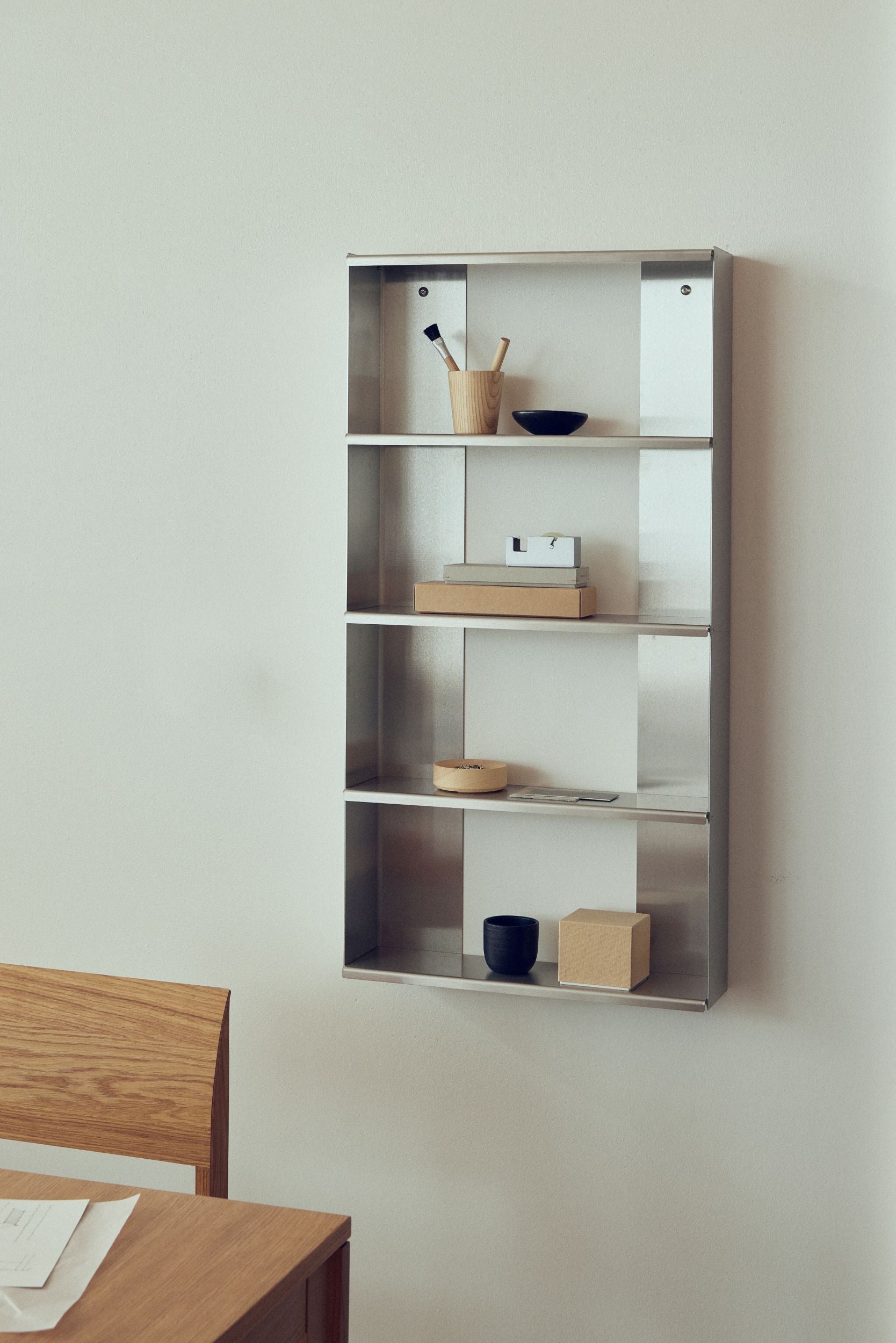 Form & Refine Taper seinähylly 50x98 ruostumaton teräs Form & Refine