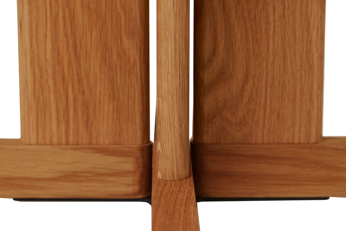 Form & Refine Trefoil pöytä 68x68 tammi Form & Refine